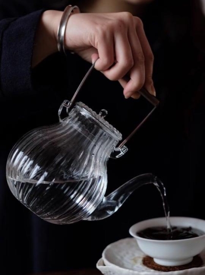 Japanese Hammer Pattern Petal Teapot