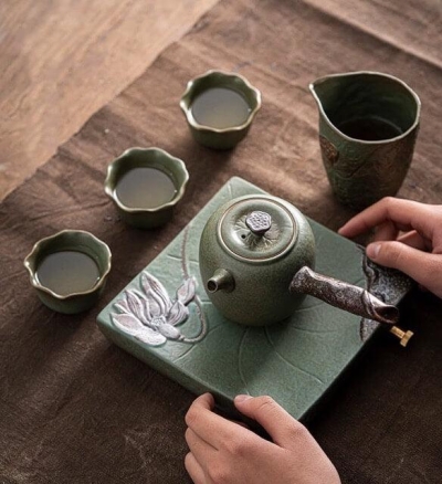 Japanese Early Lotus Side Grip Kung Fu Teapot Set - 6 pcs | One Pot And Three Cups  with Tray
