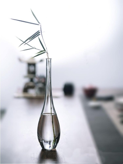Japanese GY Transparent Glass Vase